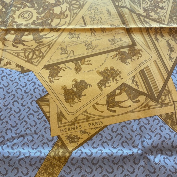 Authentic Hermes silk scarf - Picture 4 of 5